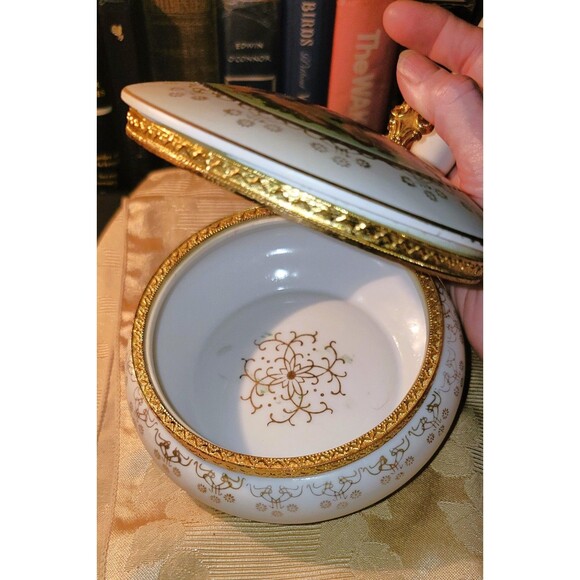 MCM Lefton Porcelain Silent Butler/ Crumb Catcher MINT Courting Couple Gold Trim - Picture 14 of 15